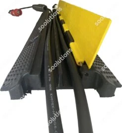 Kabeldrempel Voor 2 Laadkabels Van Elektrische Voertuigen Kabeldrempel 19 Kabeldrempel Voor 2 Laadkabels Van Elektrische Voertuigen Kabeldrempel -Auto-Onderdelen 1102x1200