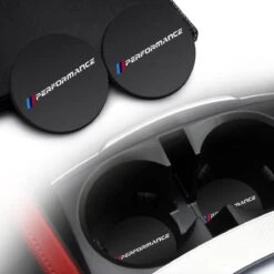 Merkloos Set Van 2 Bekerhouder Inleggers - Performance - Geschikt Voor BMW - Past Bij Oa. BMW 1-serie / 3-serie / 5-serie / E46 / E90 / E92 / M3 / M4 / M5 / X1 / X3 / X5 - Foam Bekerhouders Onderzetters - Zwart Met Rood - Auto Accessoires