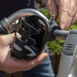 Merkloos Bekerhouder Fiets - Bidonhouder Fiets - Blikjeshouder - Verstelbare Bekerhouder - Bekerhouder Buggy Of Kinderwagen - Vleshouder - Drankhouder - Bekerhouder Voor Op De Fiets - Bekerhouder Voor Op De Buggy -Auto-Onderdelen 1200x1200 1072