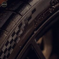 RUSH Bandenglans - Auto & Motor - Auto Wassen - Bandenzwart - Rubber Care 750ml -Auto-Onderdelen 1200x1200 458