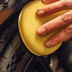 RUSH Bandenglans - Auto & Motor - Auto Wassen - Bandenzwart - Rubber Care 750ml -Auto-Onderdelen 1200x1200 463