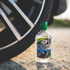 Turtle Wax Wet N Black Tyre & Trim Gel - Bandenonderhoud - Bandenreiniger - Banden En Kunststof Behandeling - 300ml -Auto-Onderdelen 1200x1200 465