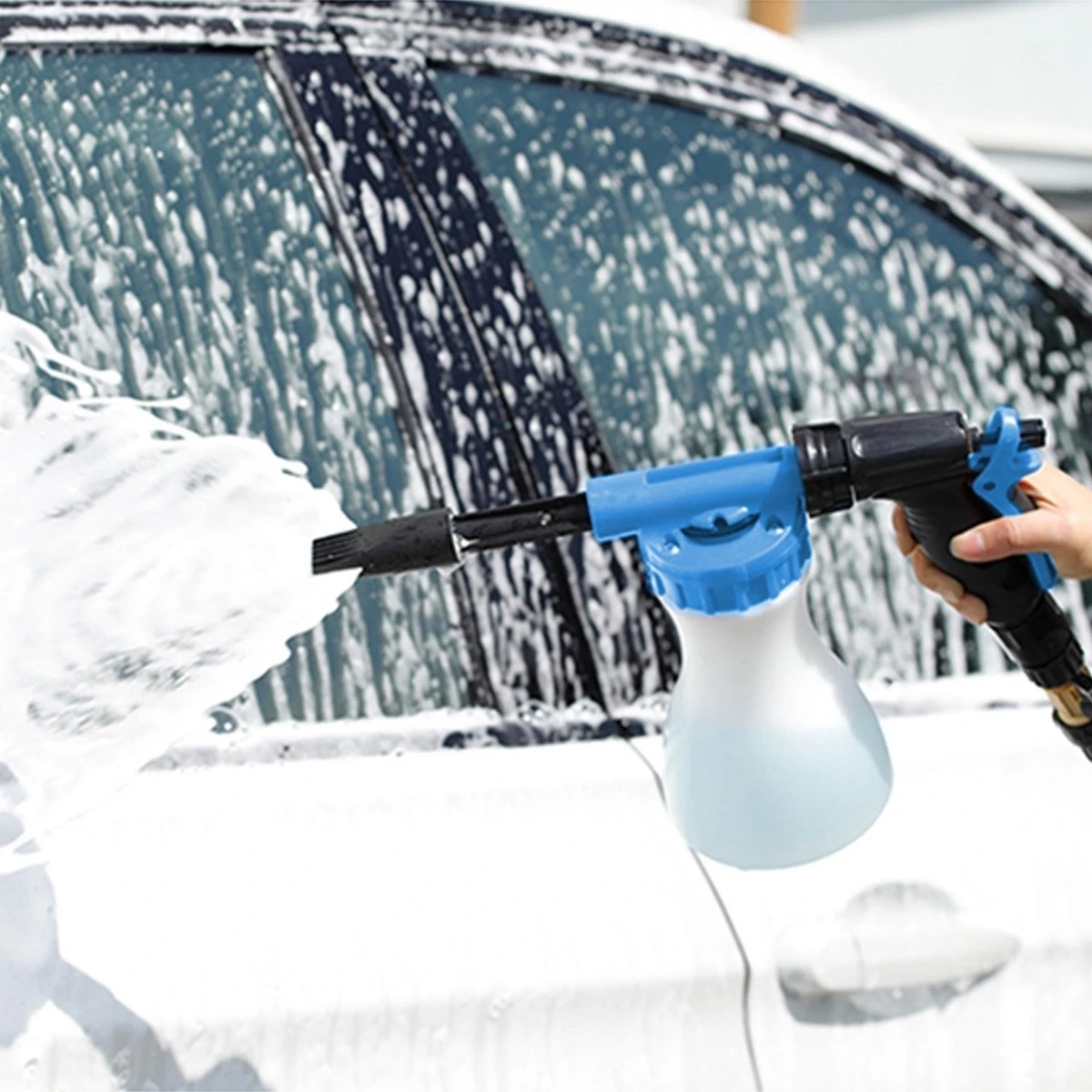 Dayshake Snow Foam Gun Voor Tuinslang - Inclusief Washandschoen - Foam Lance - Schuim Spuit Auto - Foam Cannon 9 Dayshake Snow Foam Gun Voor Tuinslang - Inclusief Washandschoen - Foam Lance - Schuim Spuit Auto - Foam Cannon - Afbeelding 7