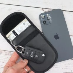 Safekeepers 2 X Anti-diefstal Hoesje - Anti Straling - Beschermhoesje - Sleuteletui - Autosleutel Met Sleutelzakje - 2 Stuks -Auto-Onderdelen 1200x1200 958