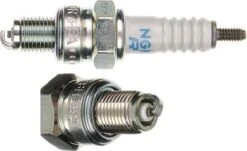 Bougie NGK CR7HSA Voor 4 Takt Scooters (o.a. Kymco, Sym, Znen, Peugeot, AGM)