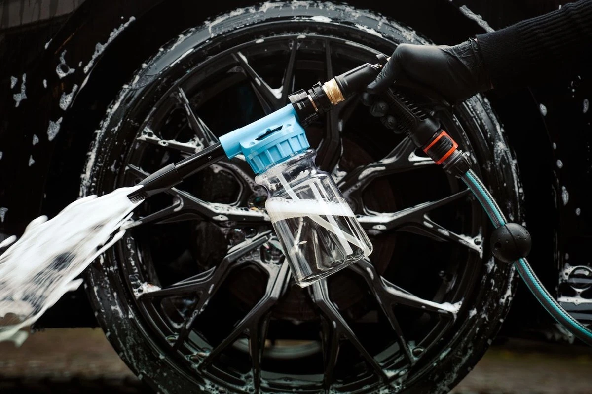 Auto Poets - Foam Gun - Tuinslang - Gratis Detail Brush - 3 In 1 - Auto Wassen - Auto Accessoires - Wasstraat - Schuimapparaat Voor Tuinslang - Snow Foam 5 Auto Poets - Foam Gun - Tuinslang - Gratis Detail Brush - 3 In 1 - Auto Wassen - Auto Accessoires - Wasstraat - Schuimapparaat Voor Tuinslang - Snow Foam - Afbeelding 3