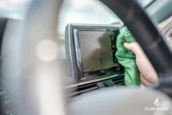 Interieur Reiniger Clenano 1 Liter - Voor Het Hele Interieur – Reinigt – Ontvet – Streep Loos - Nano Resultaat – Verwijdert Tot Zeer Hardnekkig Vuil – Fris Geparfumeerd – Multifunctioneel – Antibacterieel - Veilig Op Alle Materialen - Residuvrij -Auto-Onderdelen 1200x800 87