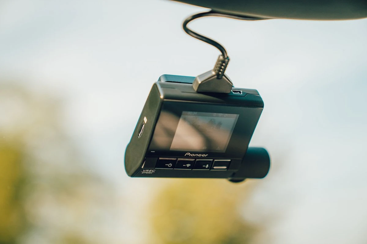 Pioneer - Dashcam - VREC-Z710SH-RCSD - 24/7 Beveiliging - Nacht Modus - Full HD - Front + Rear Camera - Inclusief 128 GB SD Kaart 4 Pioneer - Dashcam - VREC-Z710SH-RCSD - 24/7 Beveiliging - Nacht Modus - Full HD - Front + Rear Camera - Inclusief 128 GB SD Kaart - Afbeelding 2