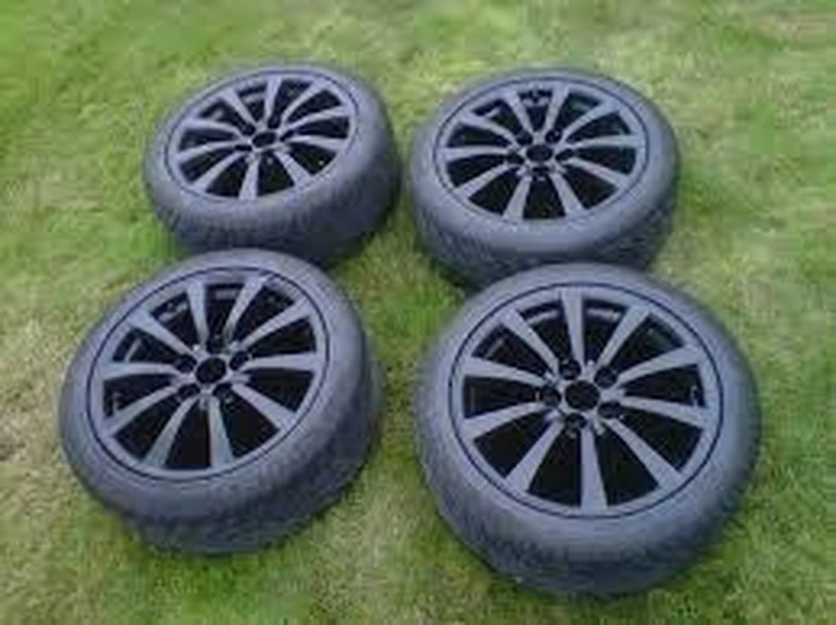 PlastiDip Mat Zwart - 4 Bussen 4 PlastiDip Mat Zwart - 4 Bussen - Afbeelding 2