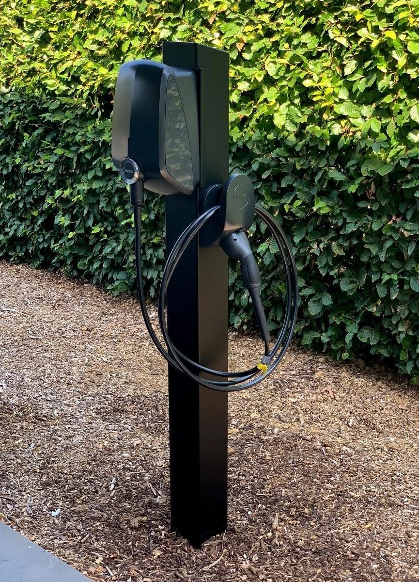 Laadpaal Met Geïntegreerd Buitenstopcontact & Betonsokkel - Voor Tesla Wall Connector Gen2 & Gen3, EVBox Elvi, Alfen, Smappee, Easee, Powerdale 14 Laadpaal Met Geïntegreerd Buitenstopcontact & Betonsokkel - Voor Tesla Wall Connector Gen2 & Gen3, EVBox Elvi, Alfen, Smappee, Easee, Powerdale - Afbeelding 12